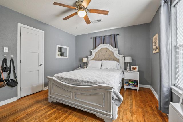 1718 N Shannon Street, Sherman, TX 75092