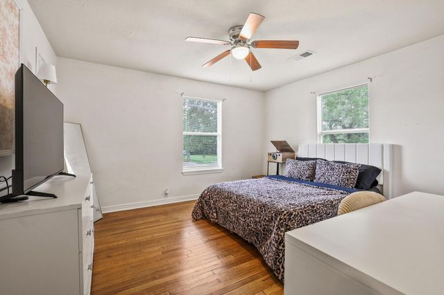 1718 N Shannon Street, Sherman, TX 75092