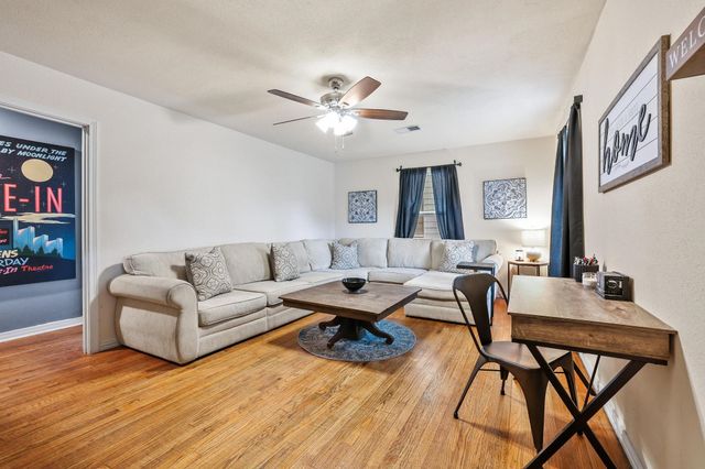 1718 N Shannon Street, Sherman, TX 75092