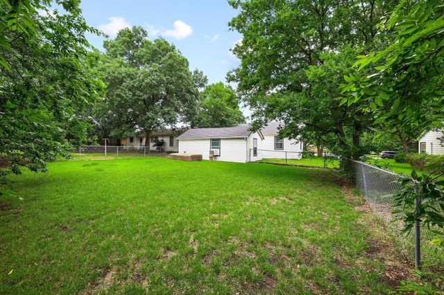 1718 N Shannon Street, Sherman, TX 75092