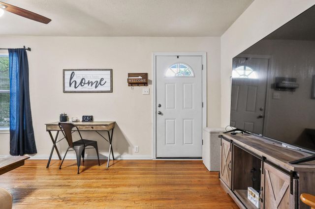 1718 N Shannon Street, Sherman, TX 75092