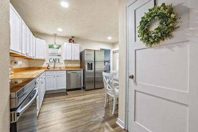 1718 N Shannon Street, Sherman, TX 75092