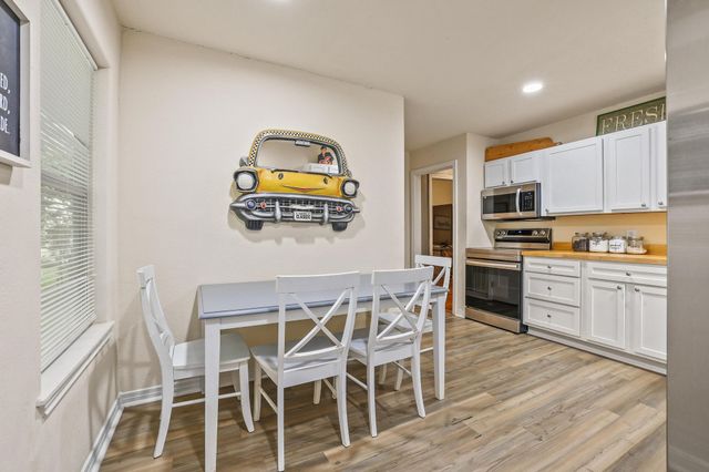 1718 N Shannon Street, Sherman, TX 75092
