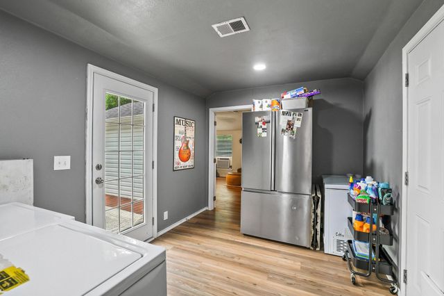 1718 N Shannon Street, Sherman, TX 75092
