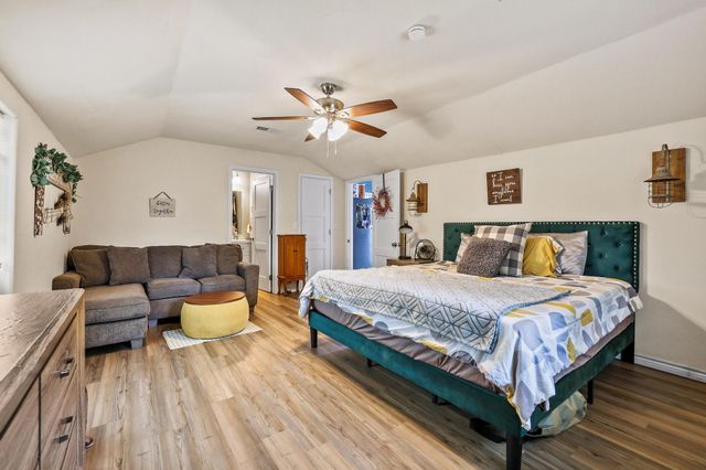 1718 N Shannon Street, Sherman, TX 75092