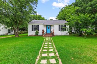 1718 N Shannon Street, Sherman, TX 75092