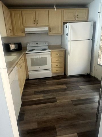 410 NW 68th Ave 318, Plantation, FL 33317