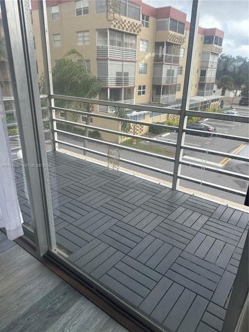 410 NW 68th Ave 318, Plantation, FL 33317