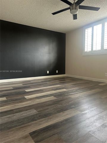 410 NW 68th Ave 318, Plantation, FL 33317