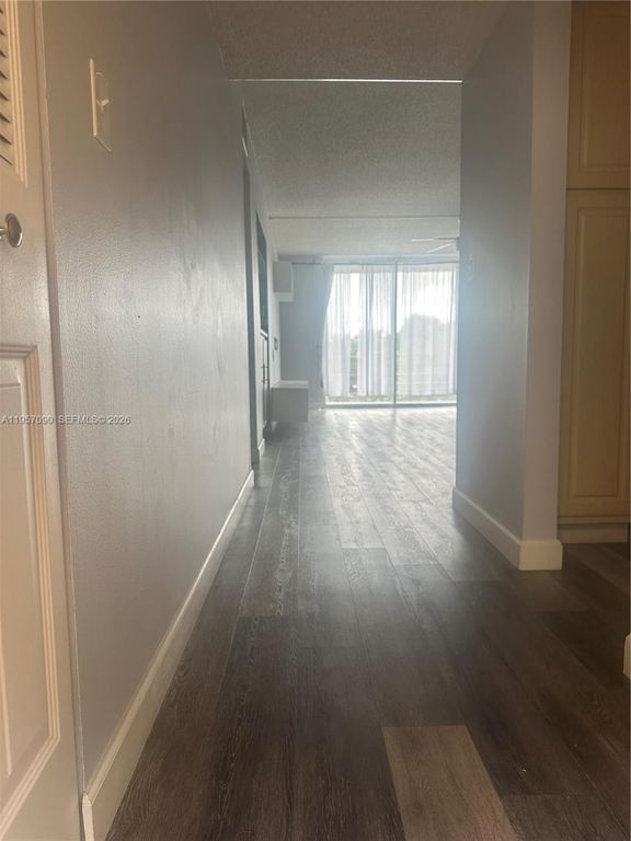 410 NW 68th Ave 318, Plantation, FL 33317