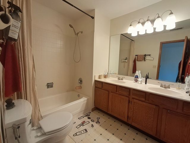 1283 Derby Lane, Mundelein, IL 60060