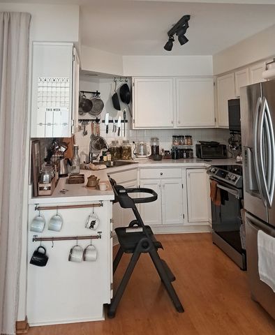 1283 Derby Lane, Mundelein, IL 60060