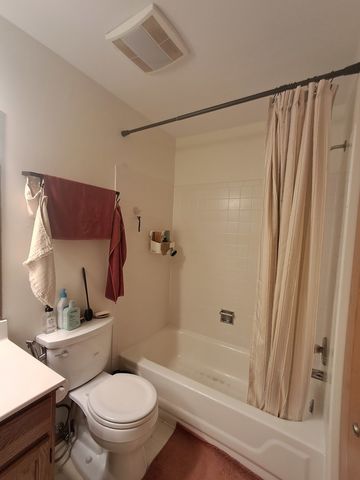 1283 Derby Lane, Mundelein, IL 60060