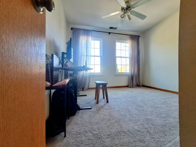 1283 Derby Lane, Mundelein, IL 60060
