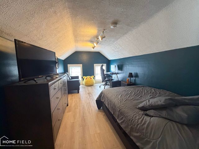 704 E Oliver Street, Owosso, MI 48867
