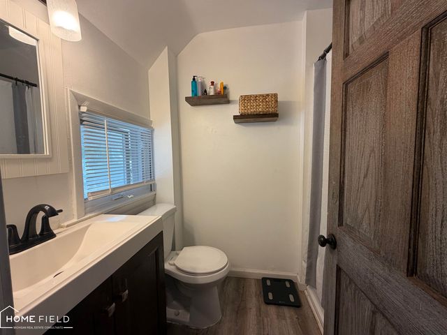 704 E Oliver Street, Owosso, MI 48867