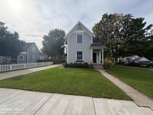 704 E Oliver Street, Owosso, MI 48867