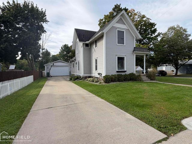 704 E Oliver Street, Owosso, MI 48867