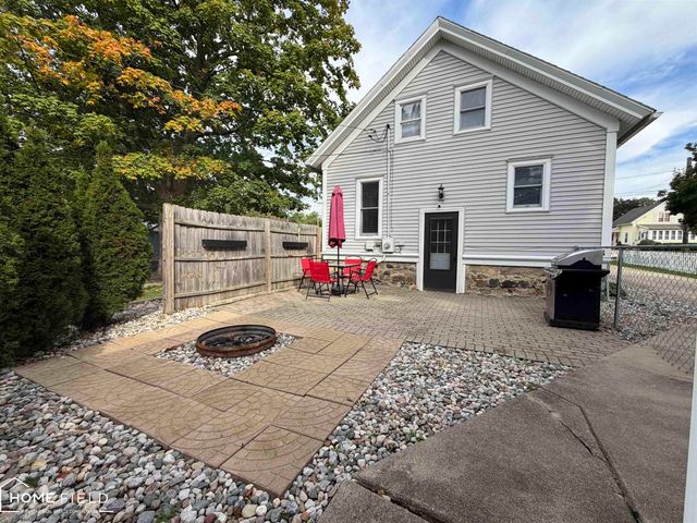 704 E Oliver Street, Owosso, MI 48867