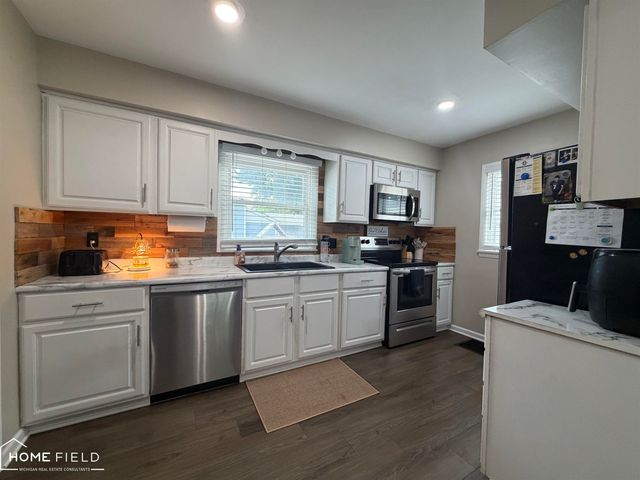 704 E Oliver Street, Owosso, MI 48867