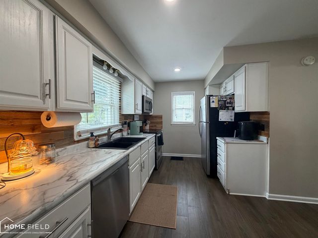 704 E Oliver Street, Owosso, MI 48867