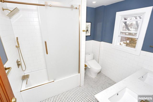 703 Linden Avenue, Teaneck, NJ 07666