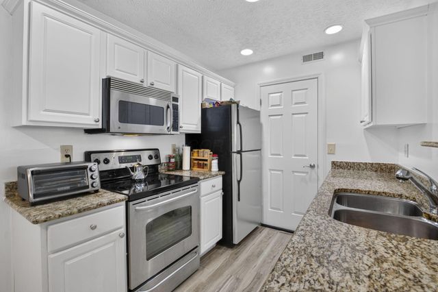 5597 Cedar Springs Road, Columbus, OH 43228