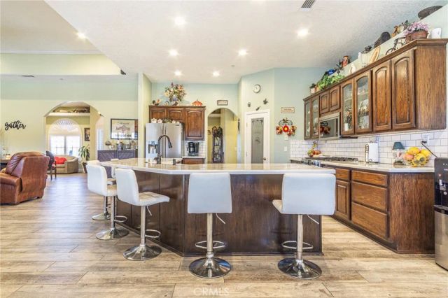 9735 Elsinore Road, Oak Hills, CA 92344