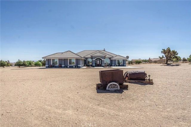 9735 Elsinore Road, Oak Hills, CA 92344