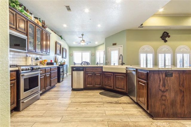 9735 Elsinore Road, Oak Hills, CA 92344