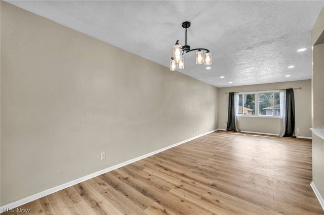 14369 Rochelle Drive, Maple Heights, OH 44137