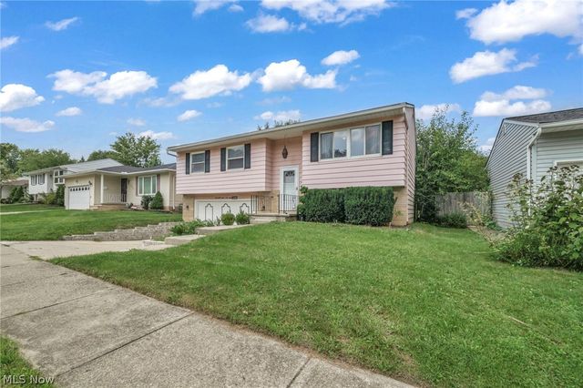 14369 Rochelle Drive, Maple Heights, OH 44137