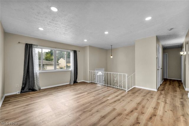 14369 Rochelle Drive, Maple Heights, OH 44137