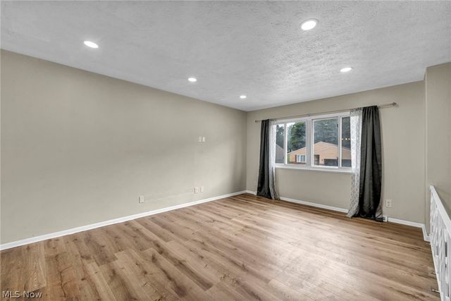 14369 Rochelle Drive, Maple Heights, OH 44137