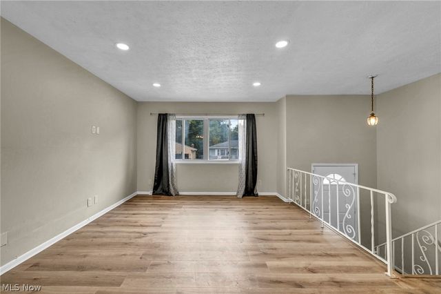 14369 Rochelle Drive, Maple Heights, OH 44137