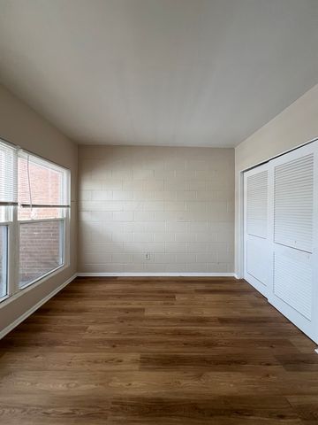 2904 Elizabeth Avenue 2S, Zion, IL 60099