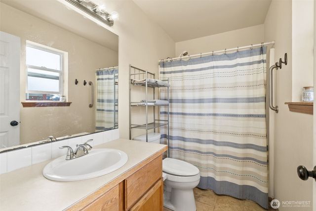 9012 Lealan Court SE, Yelm, WA 98597
