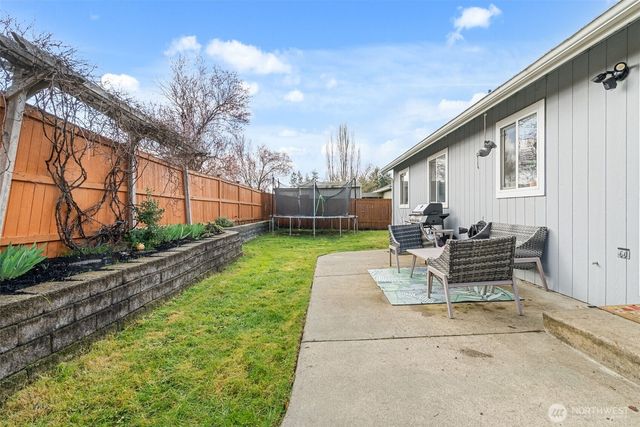 9012 Lealan Court SE, Yelm, WA 98597