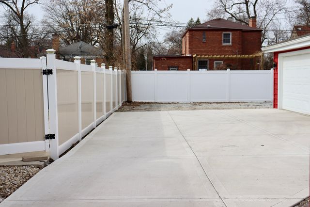 17112 Whittier Avenue, Hazel Crest, IL 60429