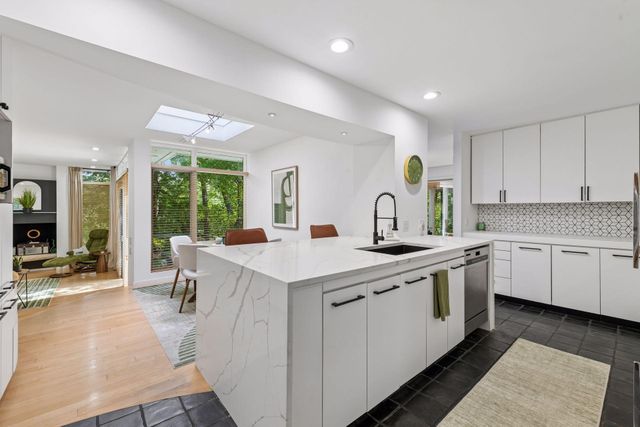 18804 Kingswood Terrace, Minnetonka, MN 55345