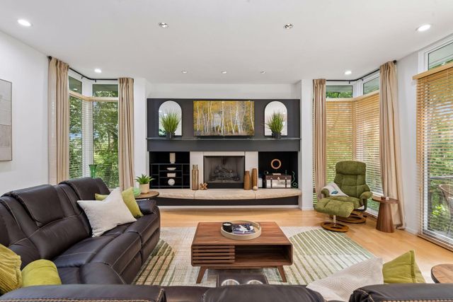 18804 Kingswood Terrace, Minnetonka, MN 55345
