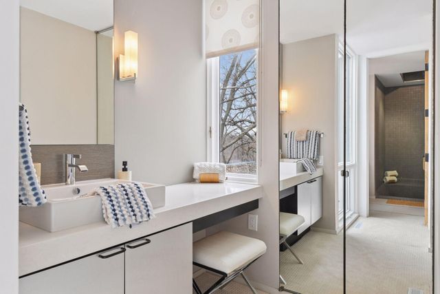18804 Kingswood Terrace, Minnetonka, MN 55345