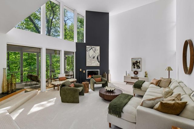 18804 Kingswood Terrace, Minnetonka, MN 55345