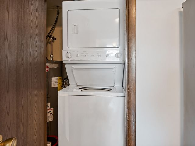 9645 Ridgeland Avenue 201, Oak Lawn, IL 60453