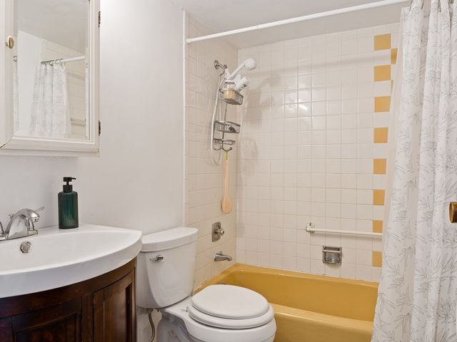 9645 Ridgeland Avenue 201, Oak Lawn, IL 60453