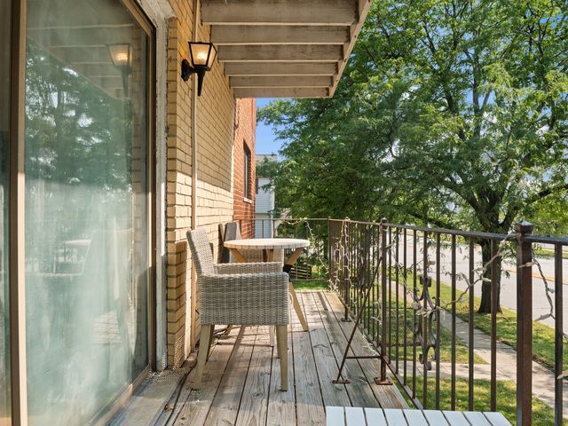 9645 Ridgeland Avenue 201, Oak Lawn, IL 60453