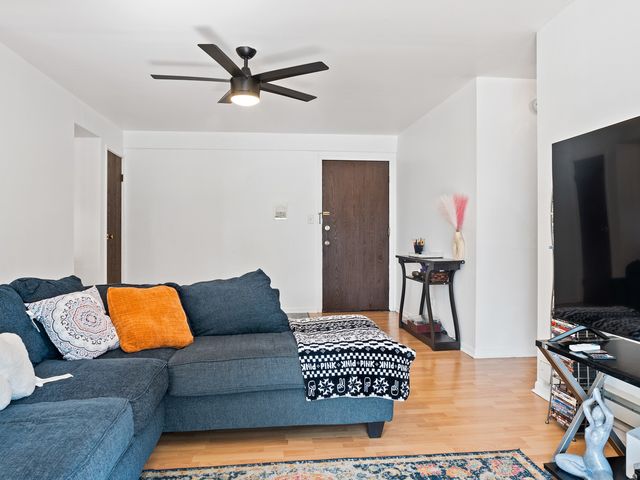 9645 Ridgeland Avenue 201, Oak Lawn, IL 60453