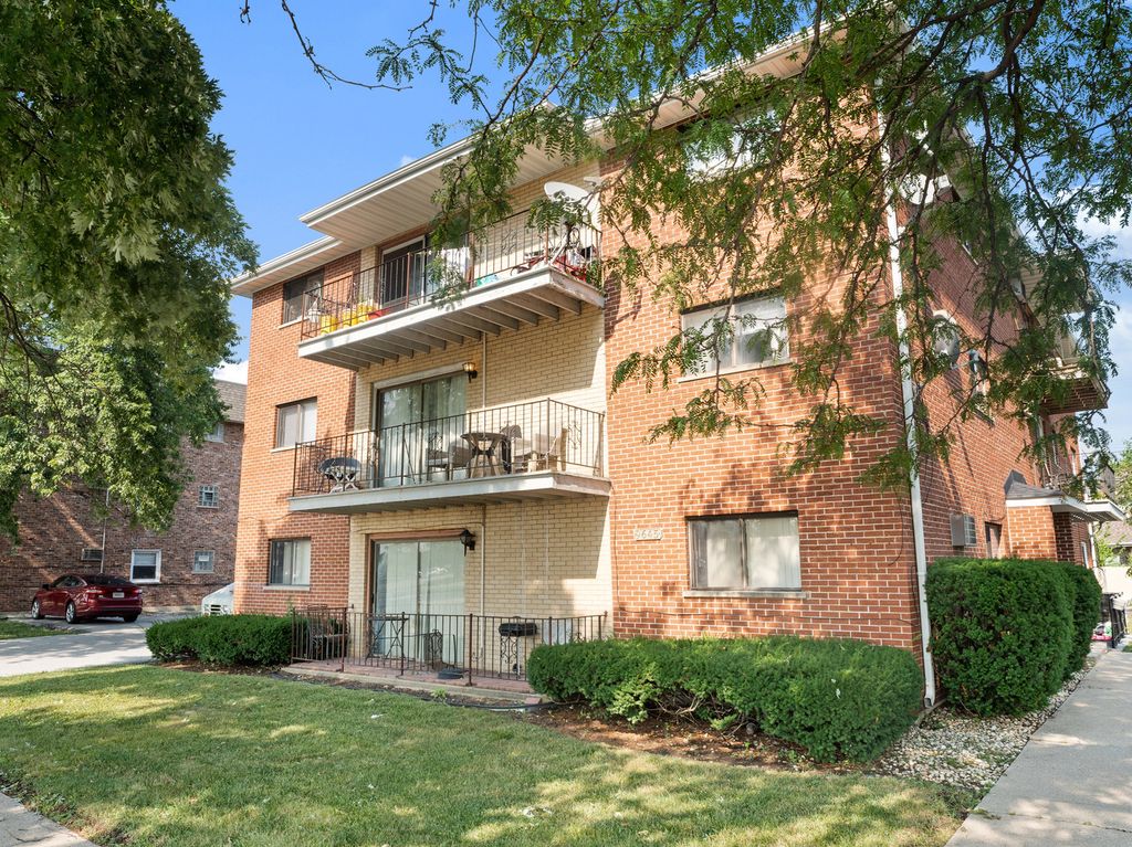 9645 Ridgeland Avenue 201, Oak Lawn, IL 60453