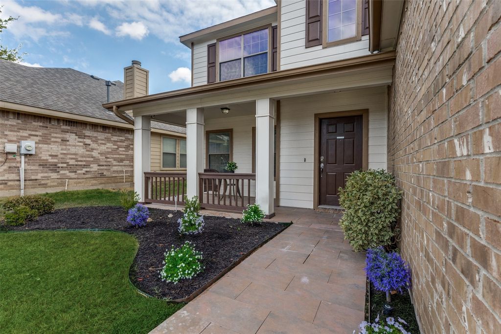 613 Stirrup Bar Drive, Fort Worth, TX 76179 — photo 3