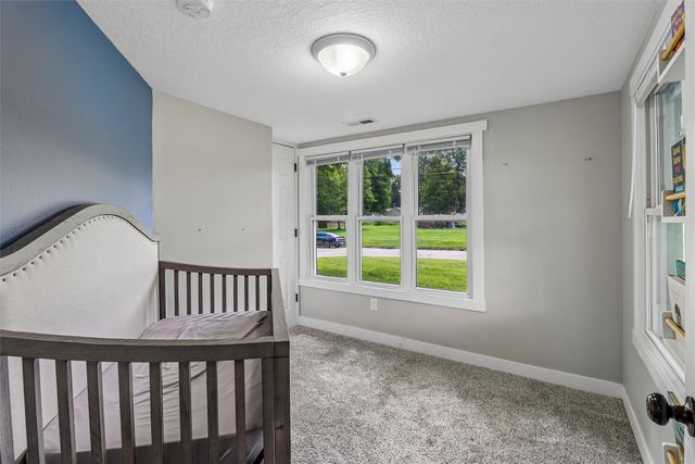 601 1st Street E, Altoona, IA 50009